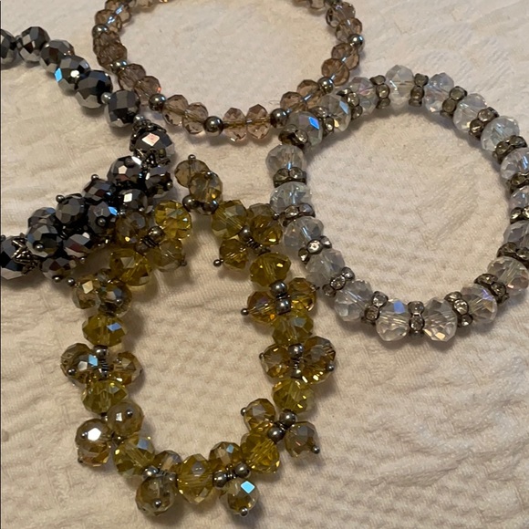 4 bracelets - Picture 2 of 3